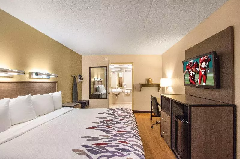 اتاق سوپریور با تخت بزرگ, Red Roof Inn Kalamazoo West Western Michigan U