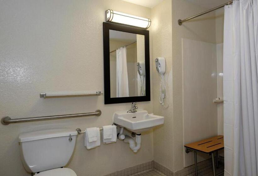 غرفة سوبيريور لذوى الاحتياجات الخاصة, Red Roof Inn Plus + Gainesville