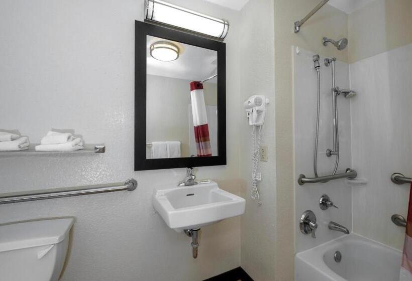 غرفة سوبيريور لذوى الاحتياجات الخاصة, Red Roof Inn Plus + Gainesville