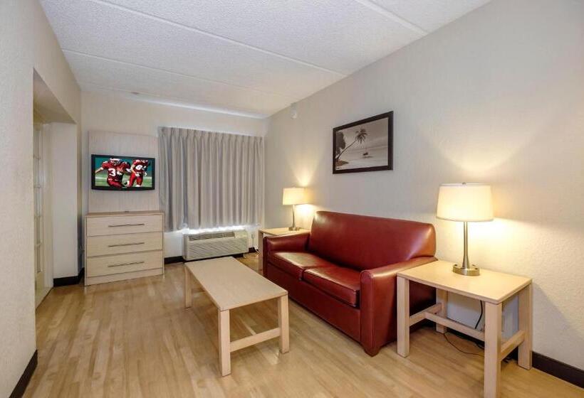 جناح لذوى الاحتياجات الخاصة, Red Roof Inn Plus + Gainesville