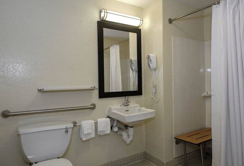 חדר דלוקס, Red Roof Inn Plus + Gainesville