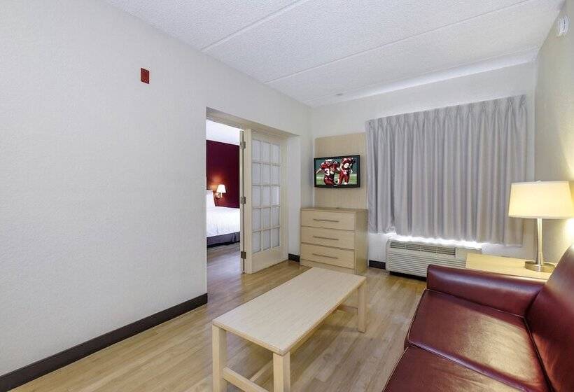 جناح لذوى الاحتياجات الخاصة, Red Roof Inn Plus + Gainesville