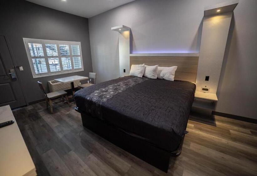 غرفة قياسية سرير كينج, Travelodge By Wyndham Whittier