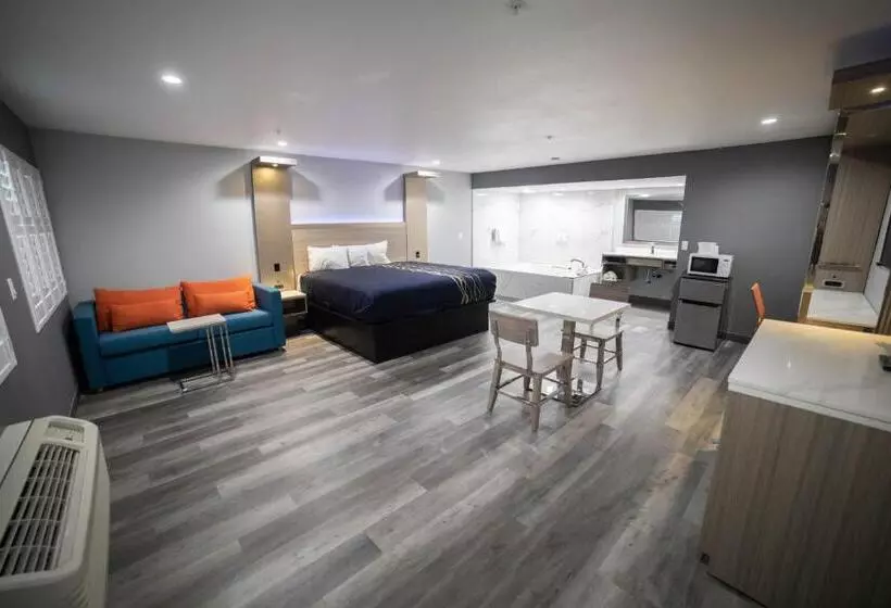 Deluxe Suite King Bed, Travelodge By Wyndham Whittier