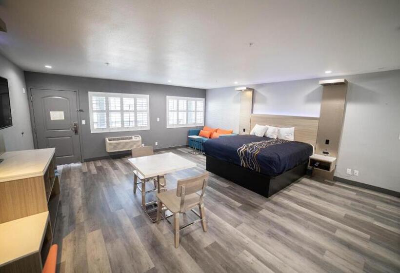 جناح ديلوكس سرير كينج, Travelodge By Wyndham Whittier