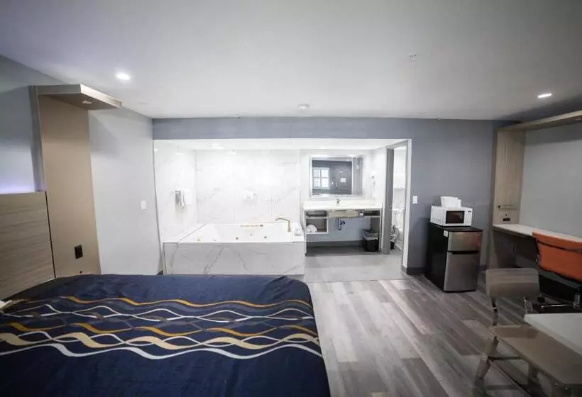 Deluxe Suite King Bed, Travelodge By Wyndham Whittier