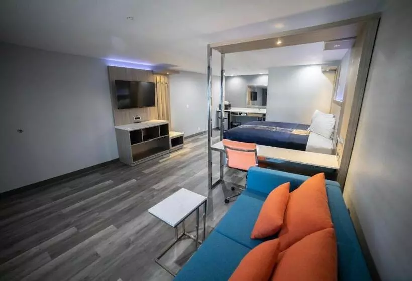 اتاق لوکس با تخت بزرگ, Travelodge By Wyndham Whittier