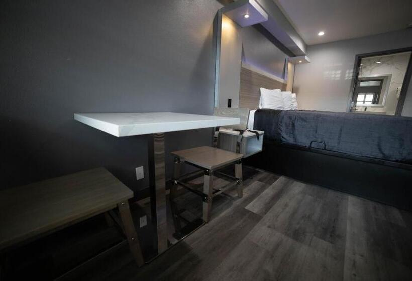 Стандартный Номер Кровать Кинг, Travelodge By Wyndham Whittier