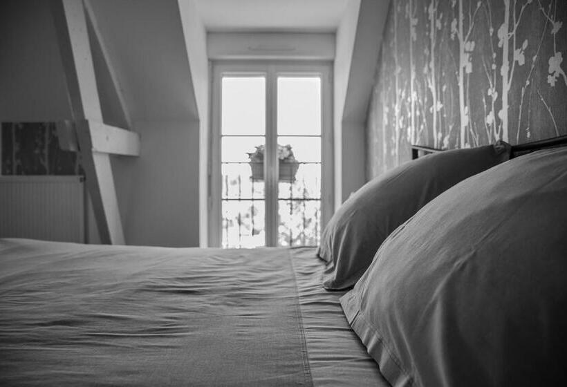 غرفة عائلية, Au Jardin Fleuri