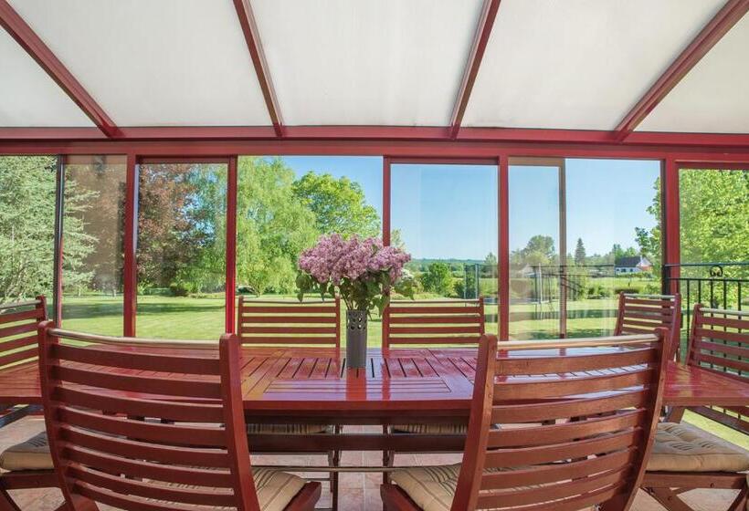 Семейный Номер, Au Jardin Fleuri