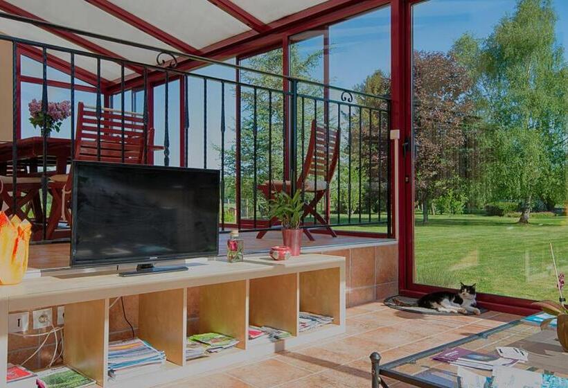 غرفة عائلية, Au Jardin Fleuri