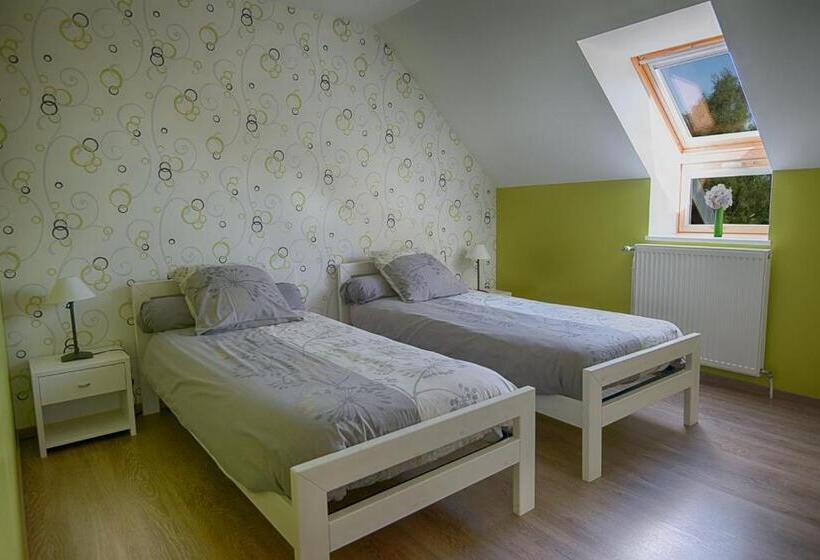 غرفة عائلية, Au Jardin Fleuri