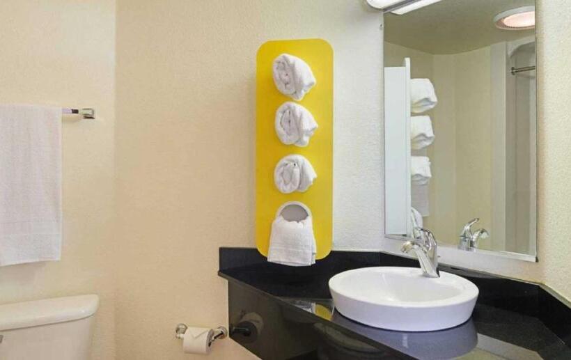 غرفة قياسية رباعية, Motel 6 Fort Lupton, Co