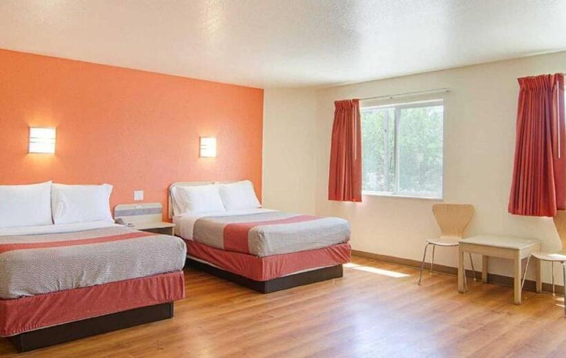 غرفة قياسية رباعية, Motel 6 Fort Lupton, Co
