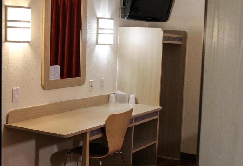 Полулюкс Повышенной Комфортности, Motel 6 Fort Lupton, Co