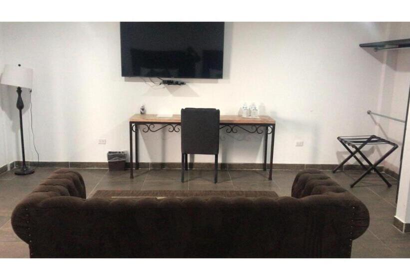 اتاق پنج‌تخته استاندارد, Collection O Hotel Nueva Escocia, Puebla