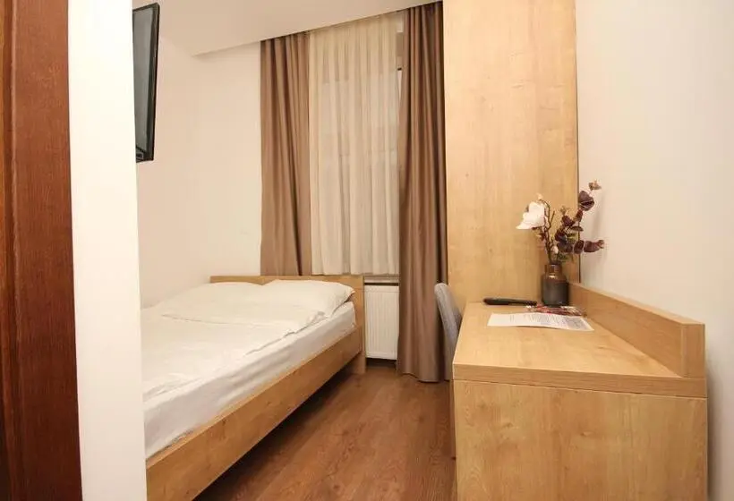 اتاق لوکس, Vila Alexandra