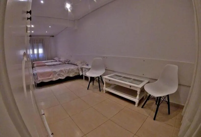 اتاق استاندارد سه نفره, Pension El Figon