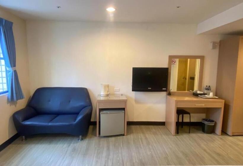 标准三人间, New Generation Of Boutique Business