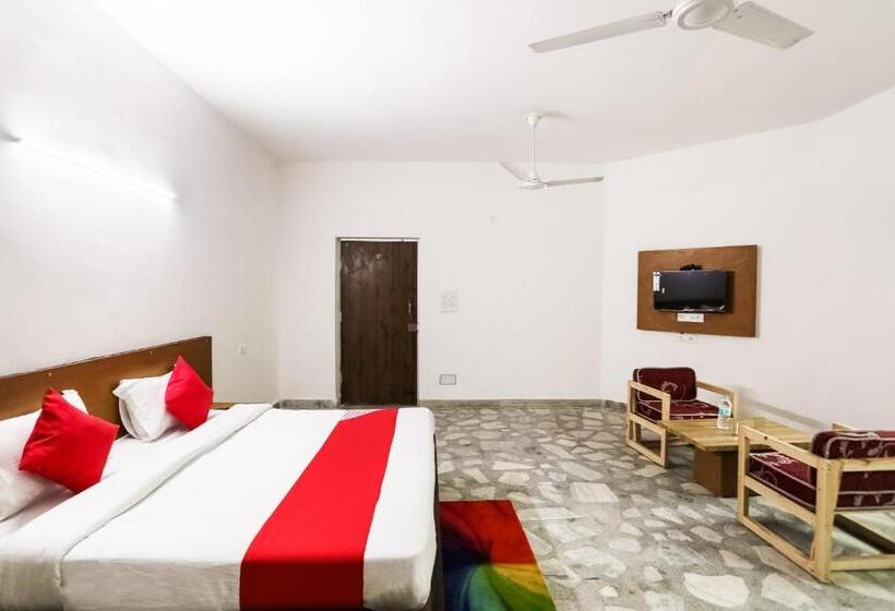 Classic 3 Pers. Værelse, Oyo 61617 Dev Sukhdev Palace