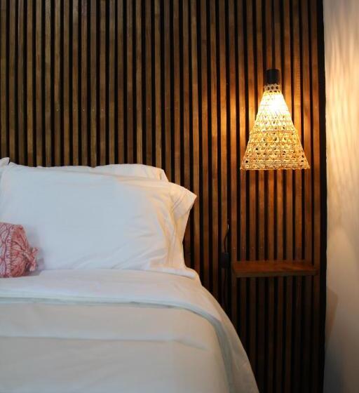 شقة غرفة واحدة مطلة على حمام السباحة, Daleese