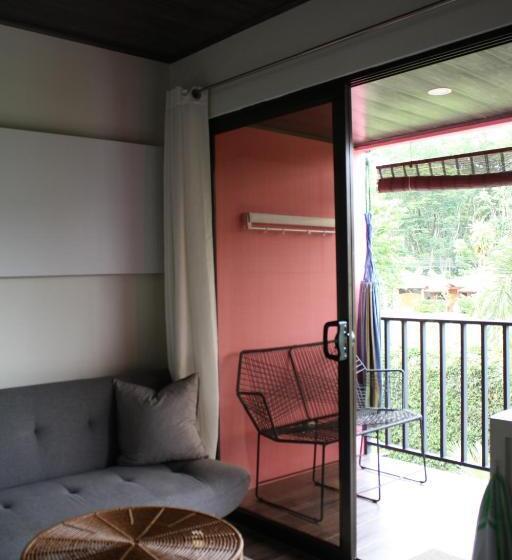 شقة غرفة واحدة مطلة على حمام السباحة, Daleese