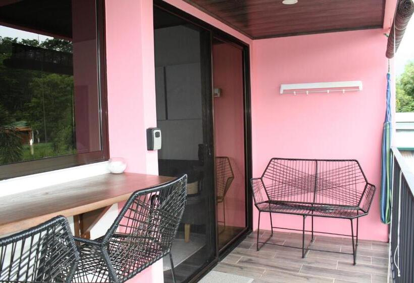 شقة غرفة واحدة مطلة على حمام السباحة, Daleese