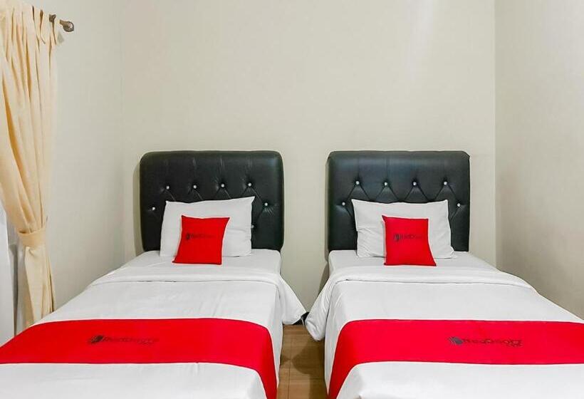 Номер Стандарт, Reddoorz Syariah At Bumi Eyang Enin Homestay Tasikmalaya