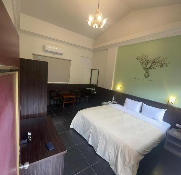 اتاق استاندارد با وان آب گرم, 溫沙堡汽車旅館 Windsor Castle Garden Motel