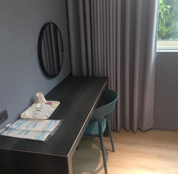 اتاق استاندارد با تخت دو نفره بزرگ, 溫沙堡汽車旅館 Windsor Castle Garden Motel