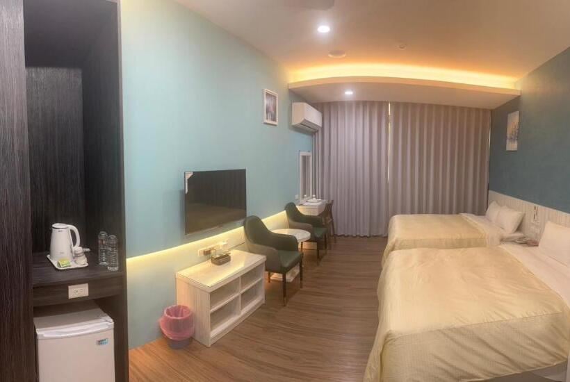 اتاق لوکس چهار تخته, 溫沙堡汽車旅館 Windsor Castle Garden Motel