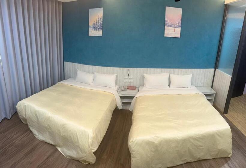 اتاق لوکس چهار تخته, 溫沙堡汽車旅館 Windsor Castle Garden Motel
