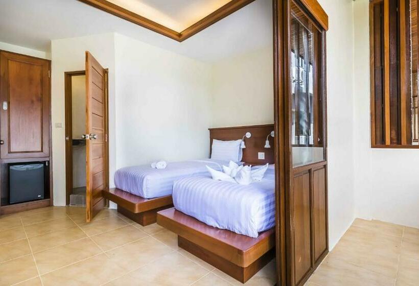 Номер Стандарт с Балконом, Wyh Hotels