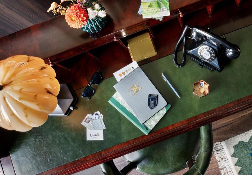 家庭间, Graduate Cambridge