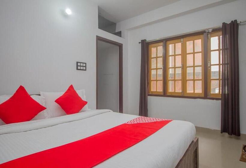 اتاق کلاسیک سه تخته, Collection O Four Fox Suits