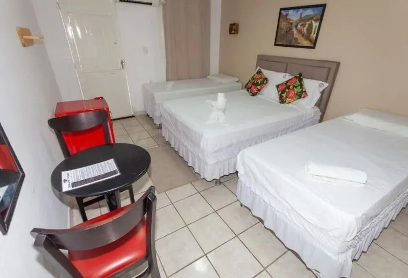 スタンダード4人部屋, Pousada Villa Goya