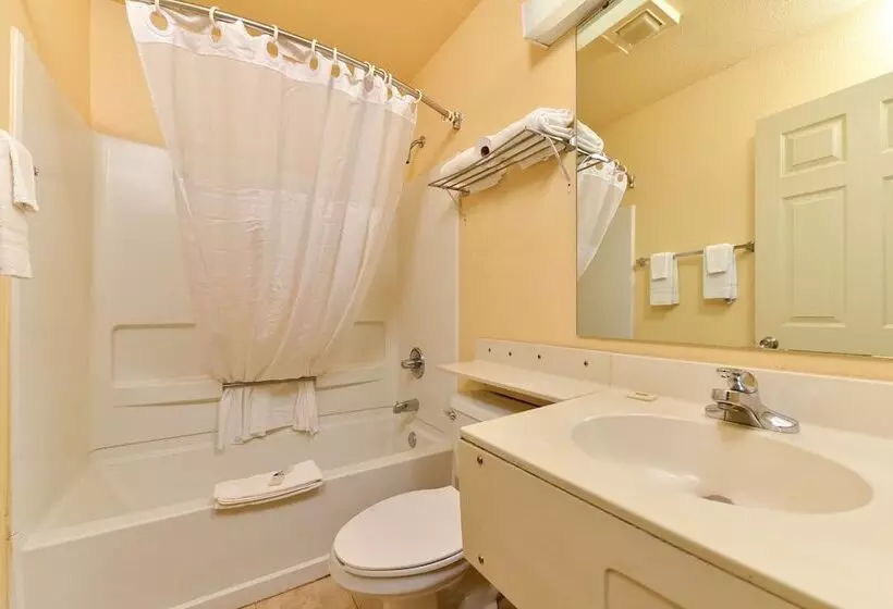 ２ダブルベッドのスタンダードルーム, Americas Best Value Inn And Suites Albemarle