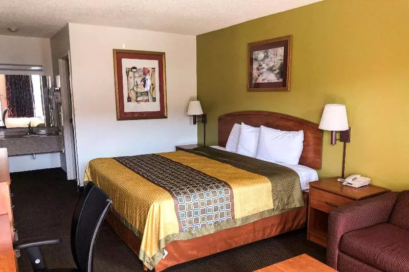 キングサイズベッドのスタンダードルーム, Econo Lodge