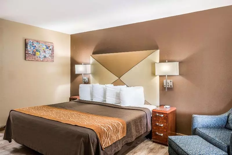 キングサイズベッドのスタンダードルーム, Econo Lodge