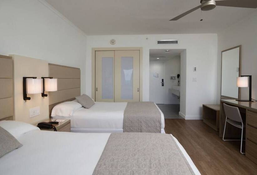 Номер Deluxe Вид на Город, Hotel Riu Plaza Miami Beach