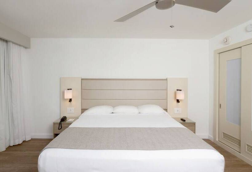 Номер Deluxe Вид на Город, Hotel Riu Plaza Miami Beach