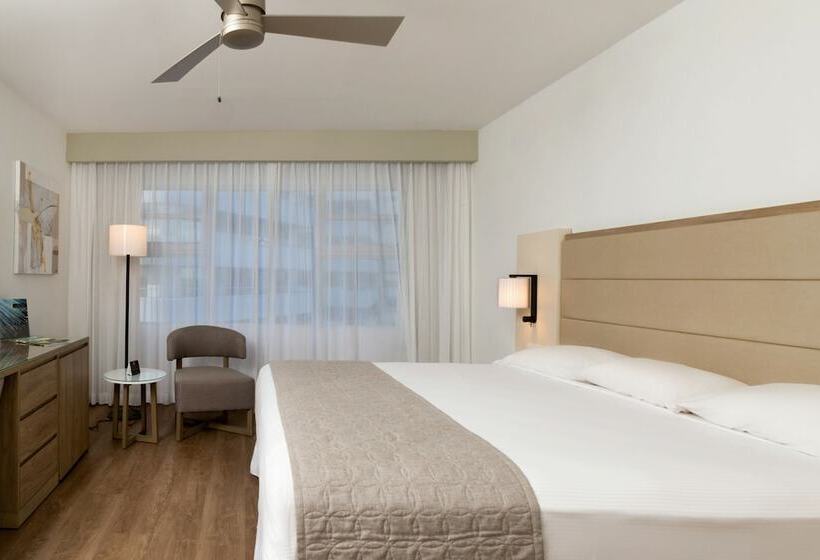 Номер Deluxe Вид на Город, Hotel Riu Plaza Miami Beach