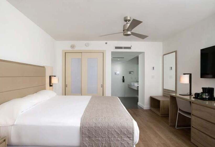 Номер Deluxe Вид на Город, Hotel Riu Plaza Miami Beach