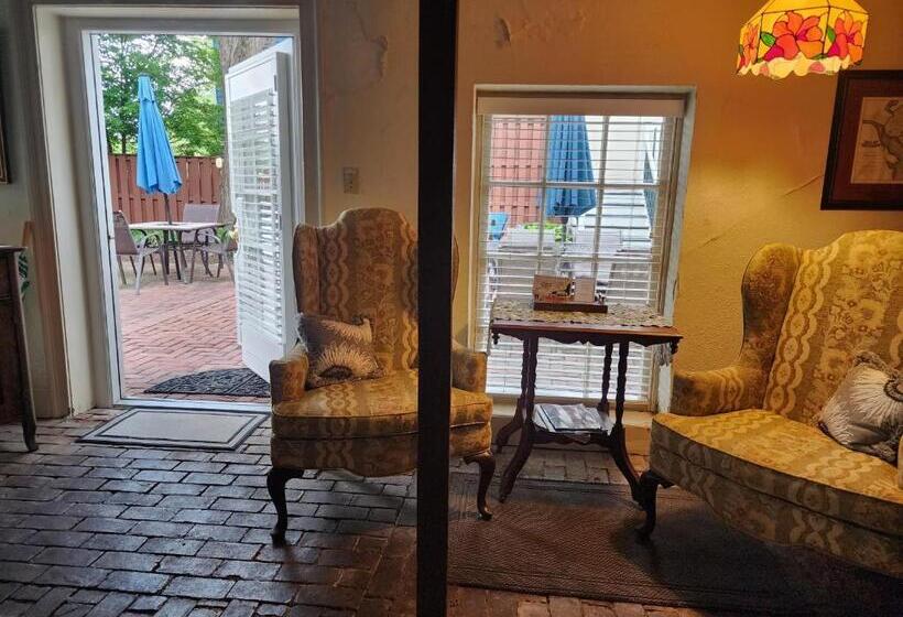 ガーデンビュースタンダード4ベッドルーム, The Richard Johnston Inn & 1890 Caroline House