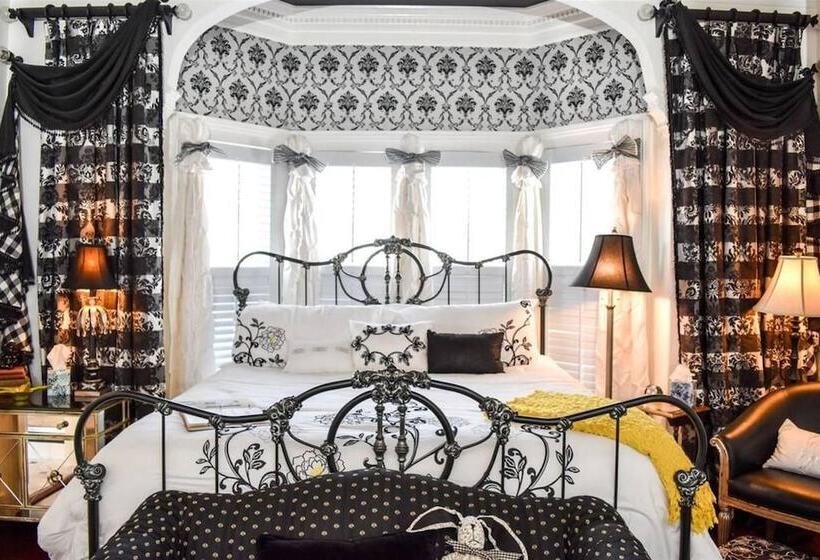 スタンダードルーム, The Richard Johnston Inn & 1890 Caroline House