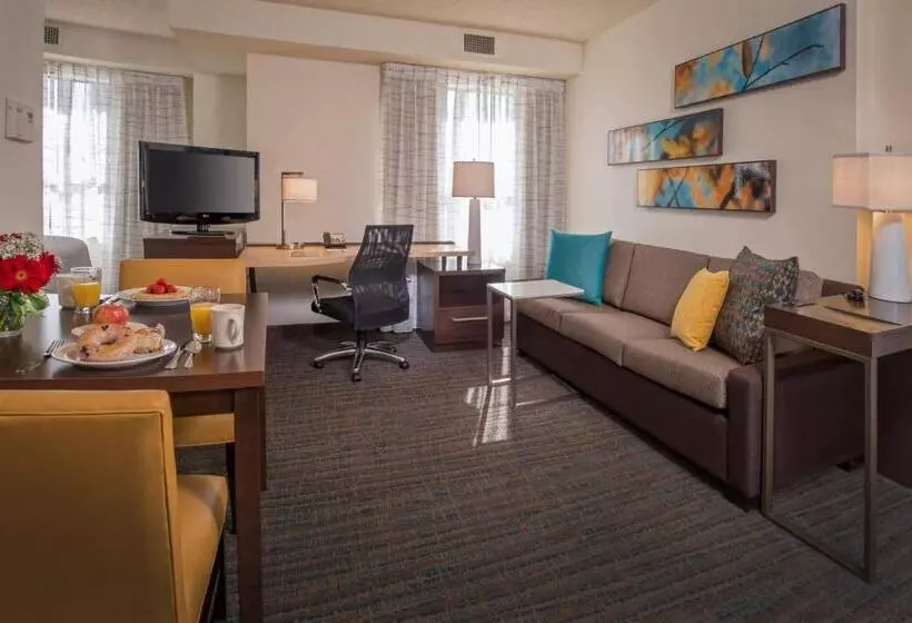 استودیوی استاندارد, Residence Inn Arlington Rosslyn