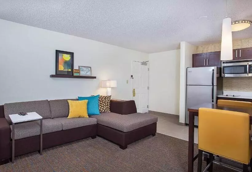 スタンダードスタジオ, Residence Inn Knoxville Cedar Bluff
