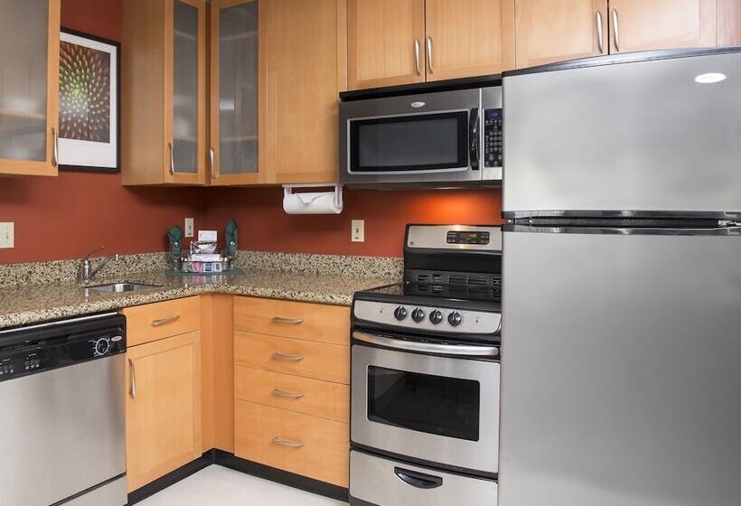 Люкс 2 Спальни, Residence Inn Topeka