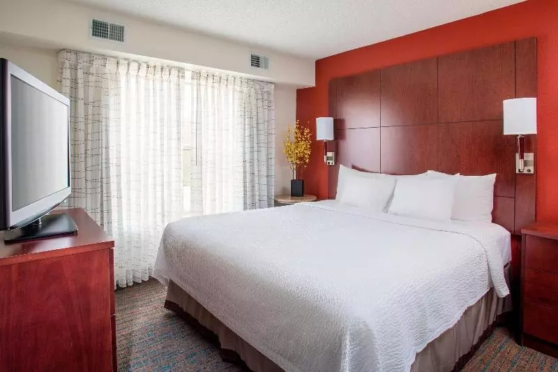 キングサイドベッドのスタンダードワンルーム, Residence Inn Topeka