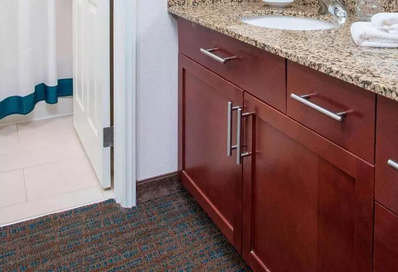 キングサイズベッドのスイートルーム, Residence Inn Topeka